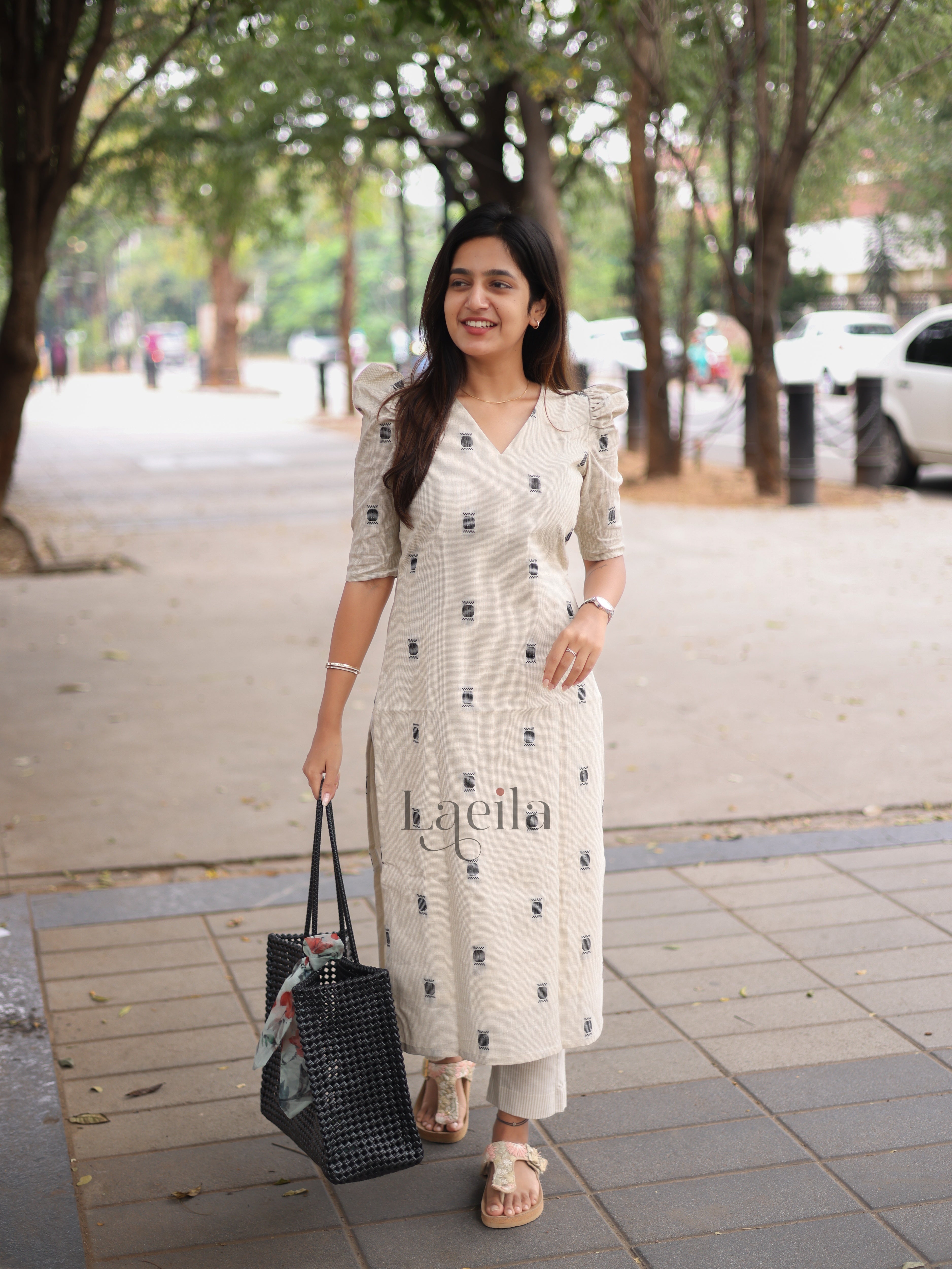 'Meera' Beige Cotton Set